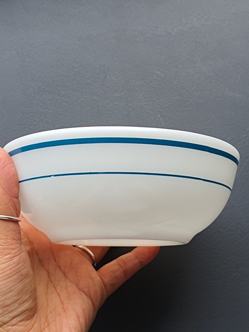 (6p재입고) Vintage Corning Pyrex Milk Glass Blue Band Dessert Bowls - 마크확인